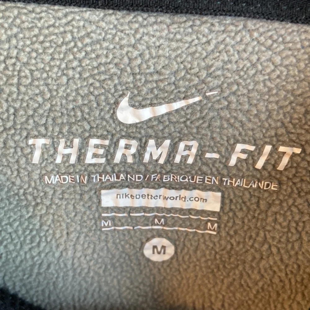 NWOT M Nike Womens therma fit hoodie M